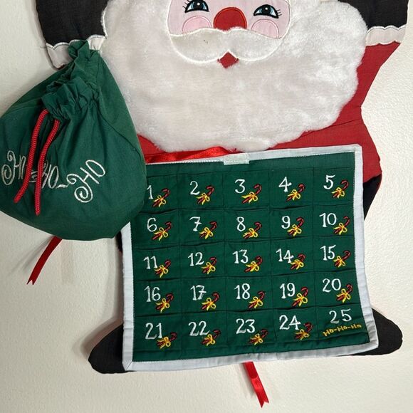 Vtg merry Christmas Santa advent calendar countdown with puffy felt pieces - Picture 3 of 9